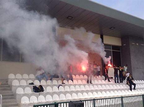 אבוקות ביציע