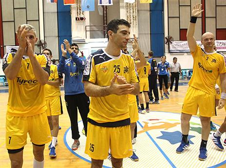 יחגגו גם בסיום העונה? שחקני מכבי ת"א (צילום: דוד פליגל, איגוד הכדוריד)