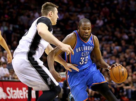 דוראנט. סטטיסטיקה אישית לא רעה, אבל איפה שאר הקבוצה? (gettyimages)