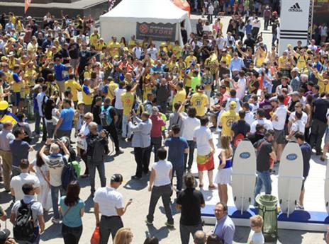 אהדה היא לא נחלה בלעדית. אוהדי מכבי במילאנו