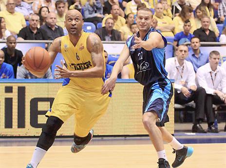 סמית' והאקס נעימי (אלן שיבר)