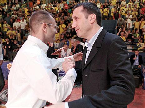 שלח מסרים. בלאט עם שמיר (אלן שיבר)