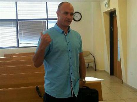 ניר אלון, היום בבית הדין