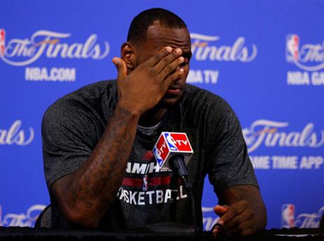 יודע על מה הוא מדבר. לברון (GETTYIMAGES)