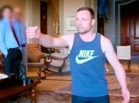 פיסטוריוס משחזר את רגע הירייה