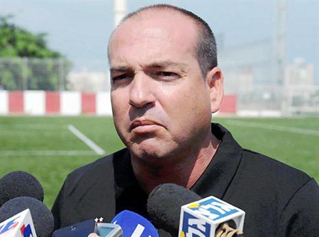 עכשיו ברקוביץ' מחפש מגן שמאלי  (צילום: אלן שיבר)