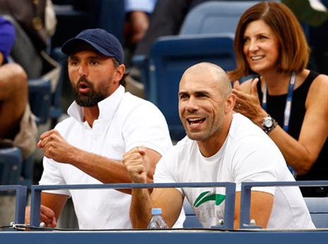 איבניסביץ' (משמאל) דוחף את צ'יליץ' (GETTYIMAGES)