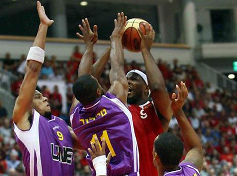 גם ג'ונס מתאקלם