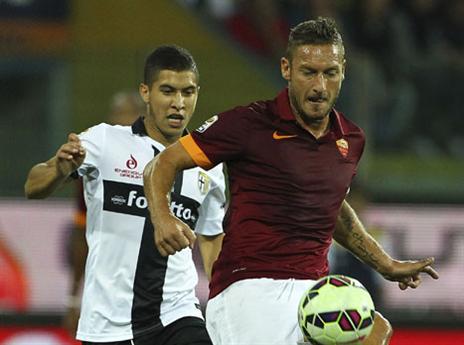 זוכה למחמאות מקיר לקיר