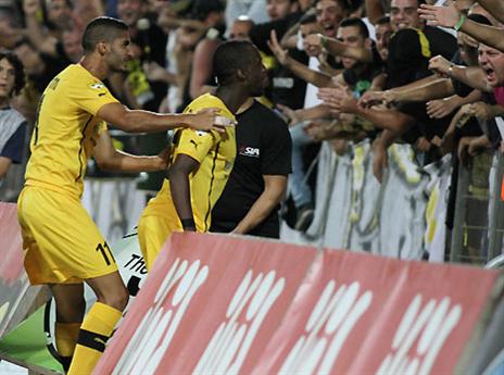 "שמחה מהולה בעצב" (יוסי שקל)