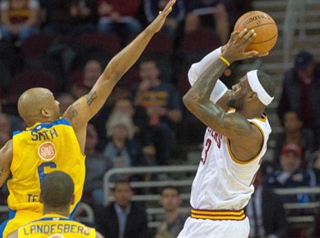 פתאום בלאט בצד של לברון. ערב אמוציונלי לישראל (gettyimages)