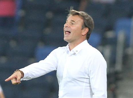 לא עושה הנחות לשחקנים. סטנוייביץ' (יוסי שקל)