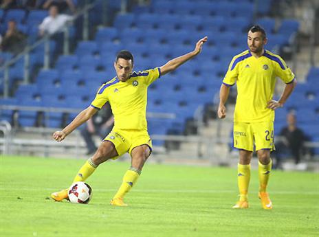 זהבי משלים 10 מחזורים עם כיבוש (צילום: אלן שיבר)