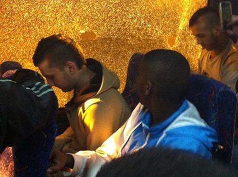 מפחיד: השמשה המנופצת באוטובוס