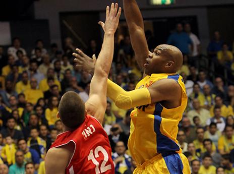 עובד על החוזה הבא. טיוס