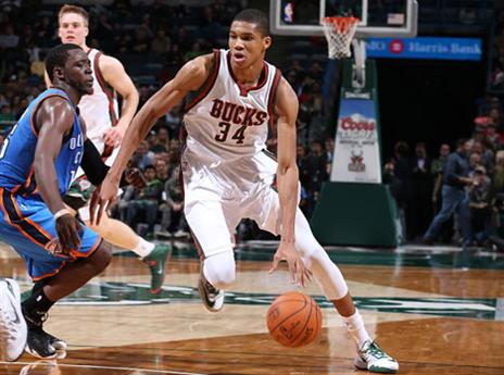 יאניס, תן ניגוב לרצפה תוך כדי (gettyimages)