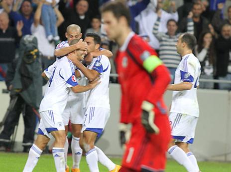 חוגגים על חשבון בגוביץ' (יוסי שקל)