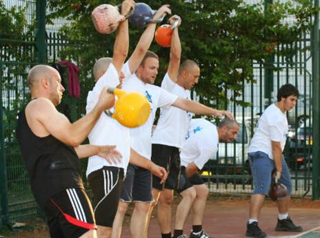 נעים להכיר...