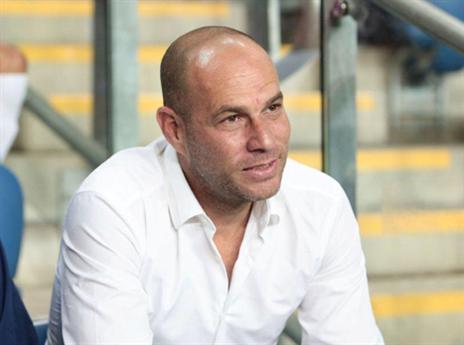 "אסור לנו להיראות ככה". דומב (עודד קרני)