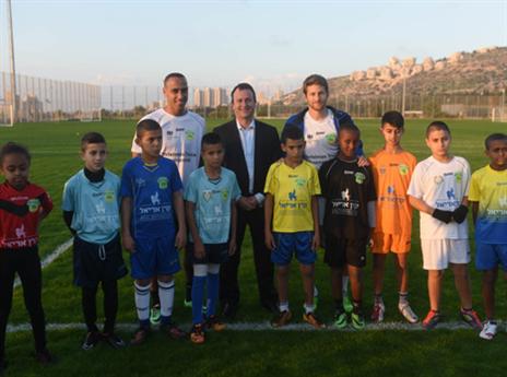 ייני, ראדי והחברים (בן קרמר)