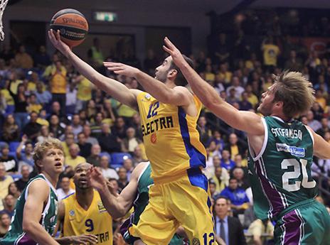 יוגב אוחיון בתוך היער (אלן שיבר)