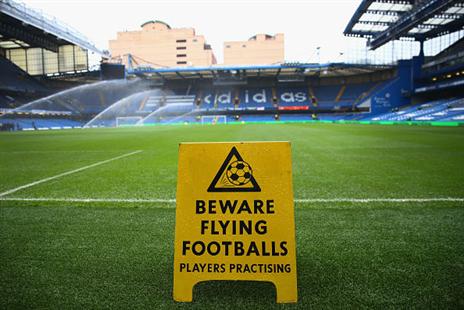 מקווים שהצופים בסטמפורד ברידג' נזהרים (gettyimages)