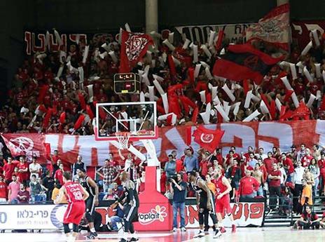 תענוג לעיניים (עודד קרני)