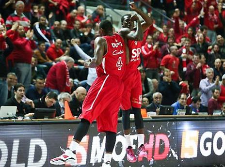 ניצחון גדול של הפועל, בהנהגת יינסי גייטס (עודד קרני)