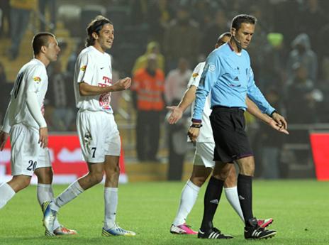 לא היה דבר כזה? קינן מבקר