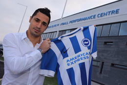 עם המדים החדשים. כיאל