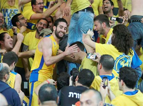 והנה עוד תמונה מהיציע (אלן שיבר)