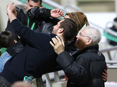 שחר יכול לעשות סלפי, הפעם בלי עצבים (צילום: אלן שיבר)