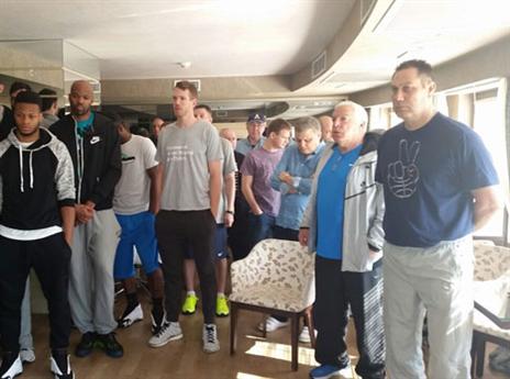 הזרים קיבלו הסבר מפורט על ציון יום השואה