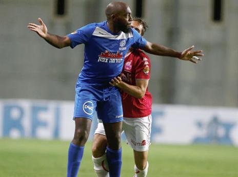 פ"ת כמעט הפתיעה ב-10 שחקנים (צילום: אלן שיבר)