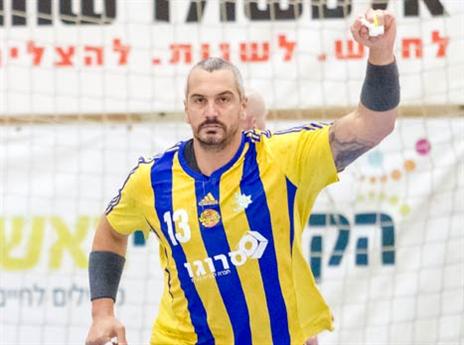 האיש של מכבי. קריבוקאפיץ' (יועד כהן)