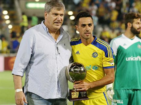 זהבי מקבל את תואר שחקן העונה (אלן שיבר)