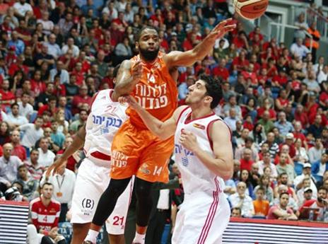 סוואן נעצר (צילום: אלן שיבר)