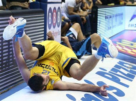 קריסה מוחלטת. שחקני מכבי (אלן שיבר)