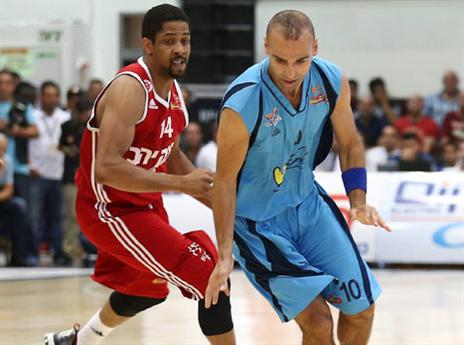 גם הוא נשאר. אפיק נסים (דני מרון)