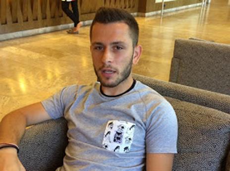 יחזק את עכו? פאפדופולוס