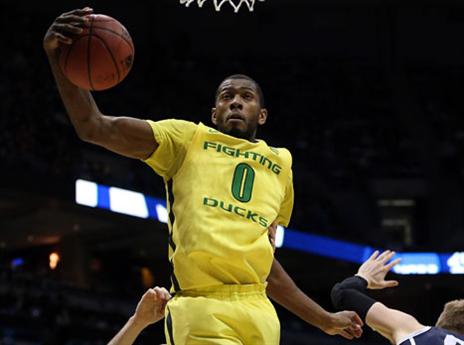 מוזר במדי אורגון. עבר 3 קולג'ים (Gettyimages)