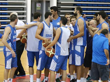 גיבושון מזורז לפני היציאה לטורניר ההכנה (אלן שיבר)