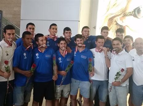 נבחרת הנוער חוגגת בנתב"ג