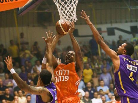 סמית'. בעונה הבאה הוא יהיה עם חולון (צילום: עודד קרני)