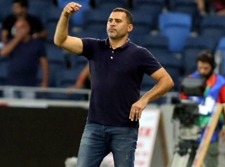 רוצה להתרכז במשחק. בנין (יוסי שקל)