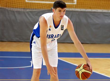 ליף במדי נבחרת הנוער