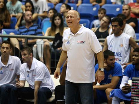 אדלשטיין. עוד שלושה משחקים בלבד לאליפות אירופה (אלן שיבר)