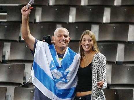 המשפחה של כספי ביציע (אלן שיבר)