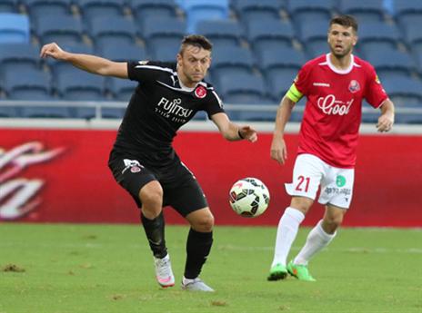 אלטמן מול רואש. החלוץ הצעיר איכזב (צילום: יוסי שקל)