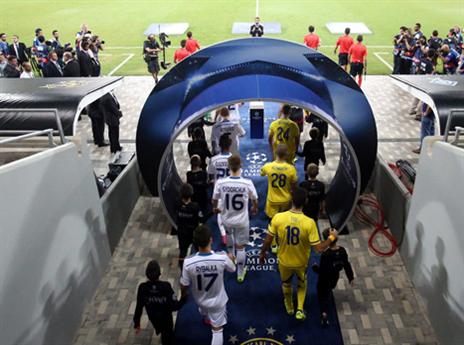 ההמנון המיתולוגי נשמע בסמי עופר (צילום: אלן שיבר)